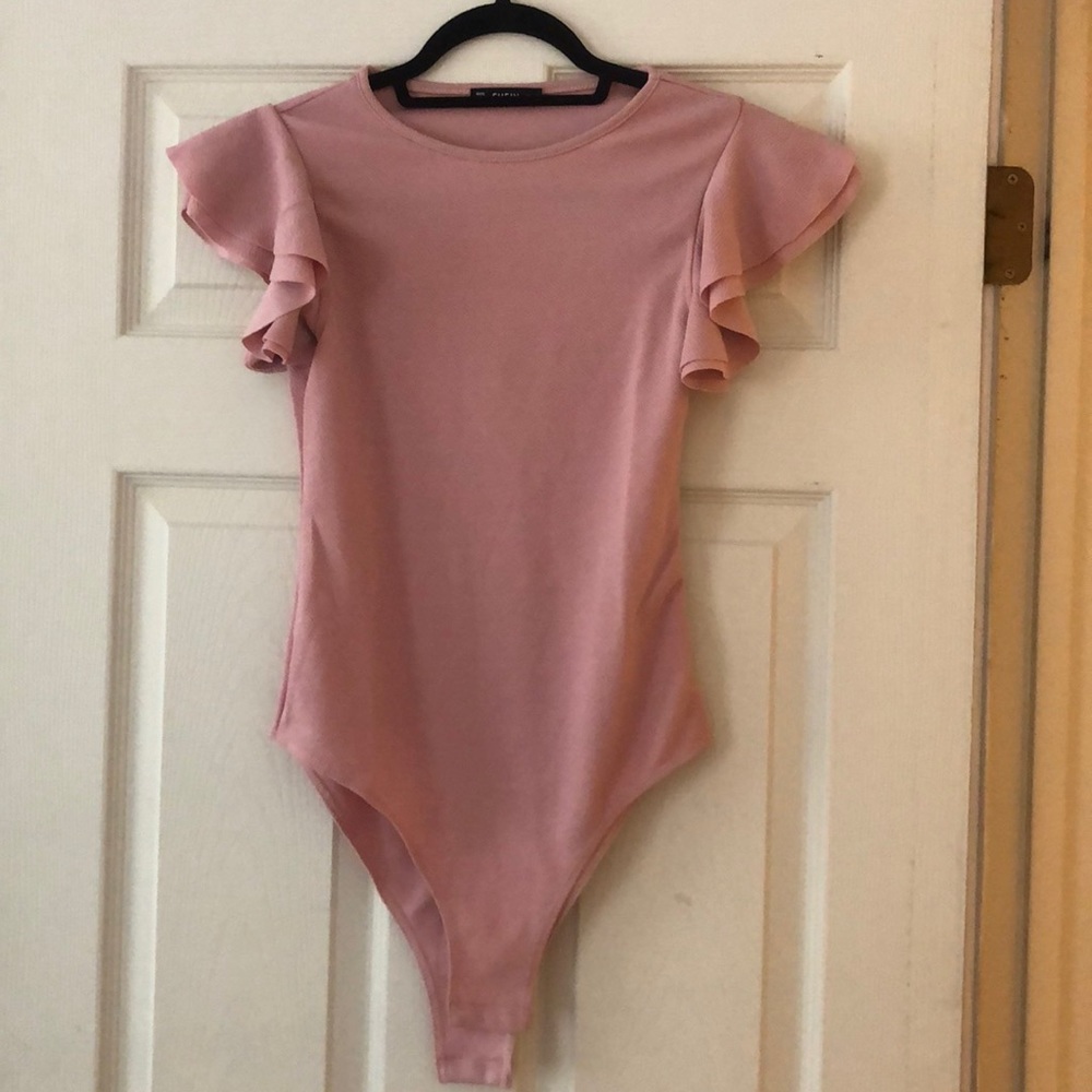 Ruffle sleeve bodysuit